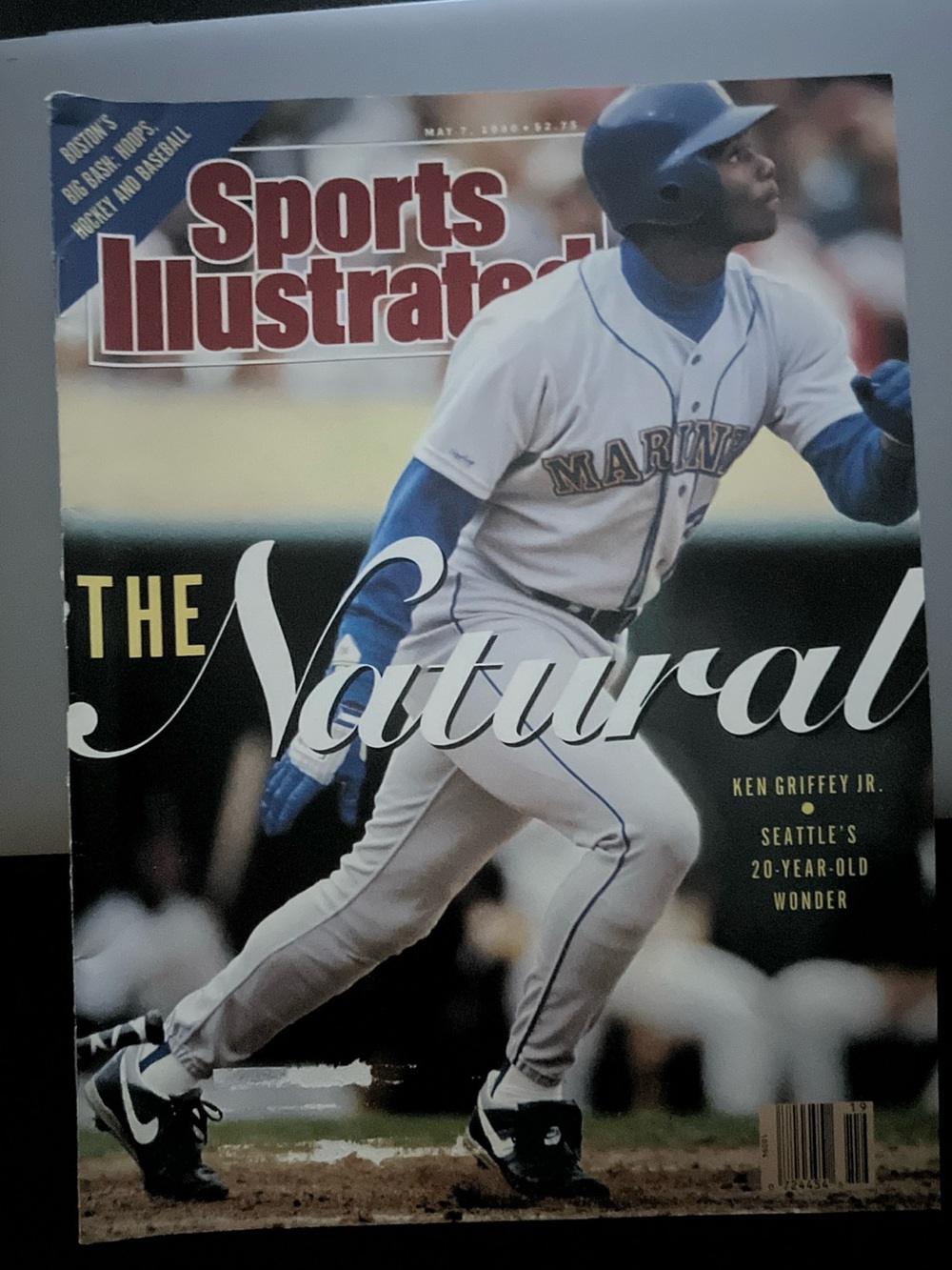 Sports illustrated may 1990 magazine with “The Natural” Ken Griffey jr cover